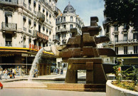 Lyon. Place de la République. Fontaine dite "Le Grand Compas".