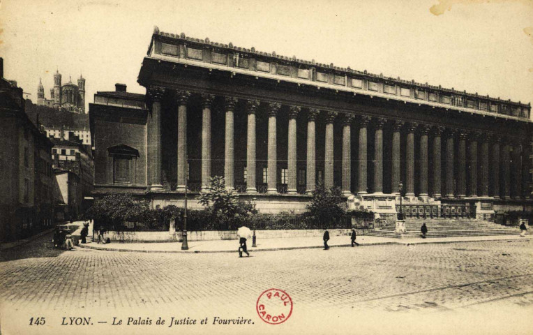 Lyon. Le palais de Justice et Fourvière.