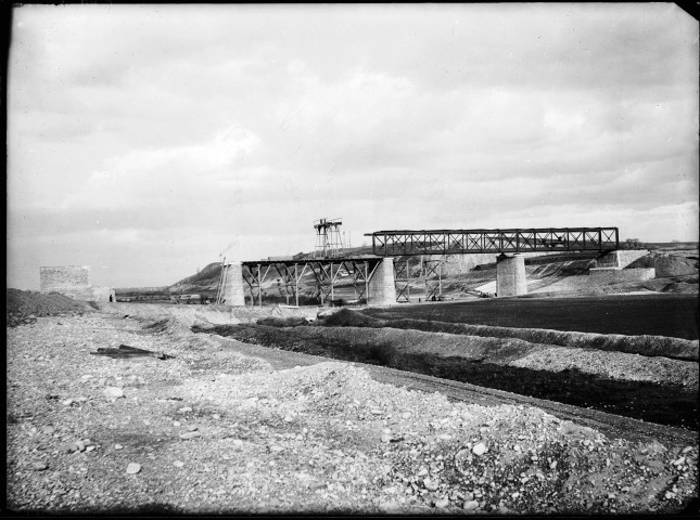 Canal de Jonage : pont de Décines au 12K516, vue d'aval (26 mars 1896).