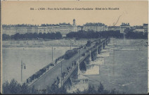 Lyon. Pont de la Guillotière et cours Gambetta. Hôtel de la Mutualité.