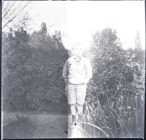 Etienne Roger Marcel Chauviré.