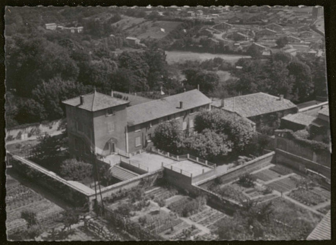 Francheville le Haut. La claire maison.