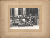 Classe de filles (année primaire 1912-1913) au lycée de jeunes filles de Lyon.