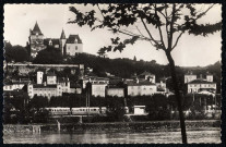 Rochetaillée-sur-Saône. Le village et le château.
