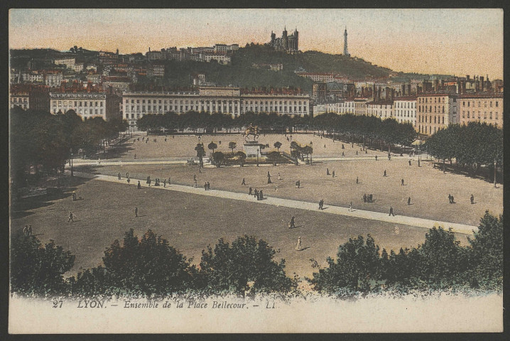 Lyon. Ensemble de la place Bellecour.
