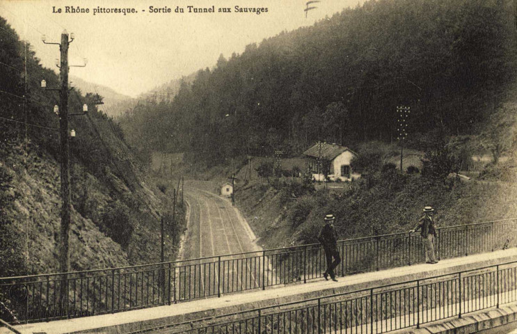 Les Sauvages. Le Rhône pittoresque. Sortie du tunnel à Mouillatout.