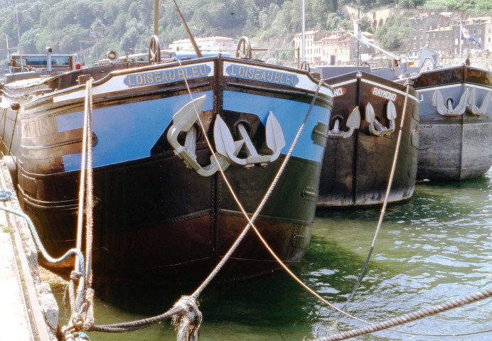 Quais et bateaux (août-septembre 1999, février 2000, juillet-octobre 2005).