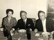 De gauche à droite : une femme non identifiée, Roger RICARD (préfet), un homme non identifié.