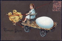 Enfant et poussins charriant un gros œuf.