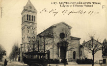 Sainte-Foy-Lès-Lyon. L'église et l'avenue Valioud.