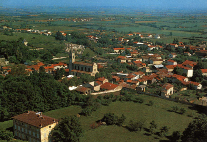 Saint-Bonnet-de-Mure. Vue générale.