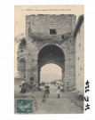 Porte romane de Saint-Mayeul (XIIe siècle).