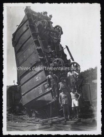 Dégâts sur le matériel ferroviaire et transports urbains.