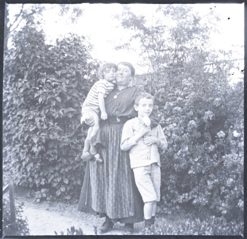 Fanny, Ivan et leurs enfants, Etienne et Jacques.
