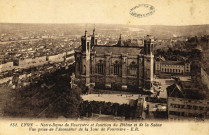 Lyon. Notre-Dame de Fourvière. Vue de Lyon. La jonction du Rhône et de la Saône prise de l'ascenseur de la tour de Fourvière.