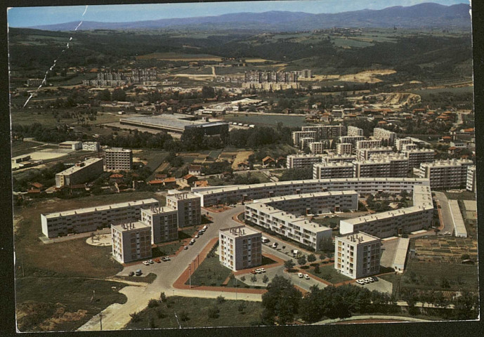 Grigny. Vue générale.