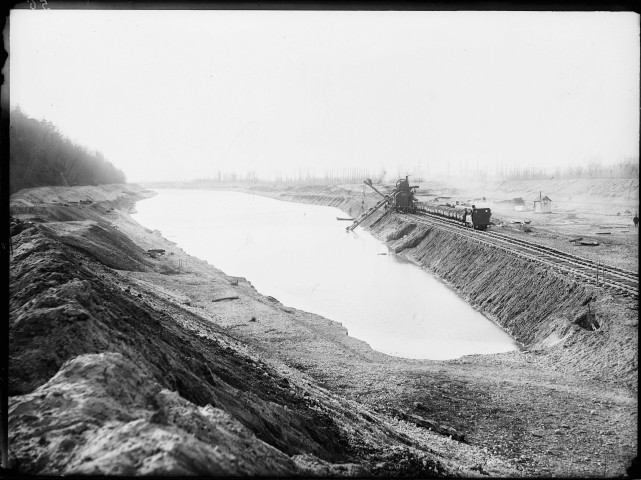 Canal de Jonage : chantier vers le 2K200 en dessous du village de Jonage - Excavation n°1, 1er lot (18 février 1896).