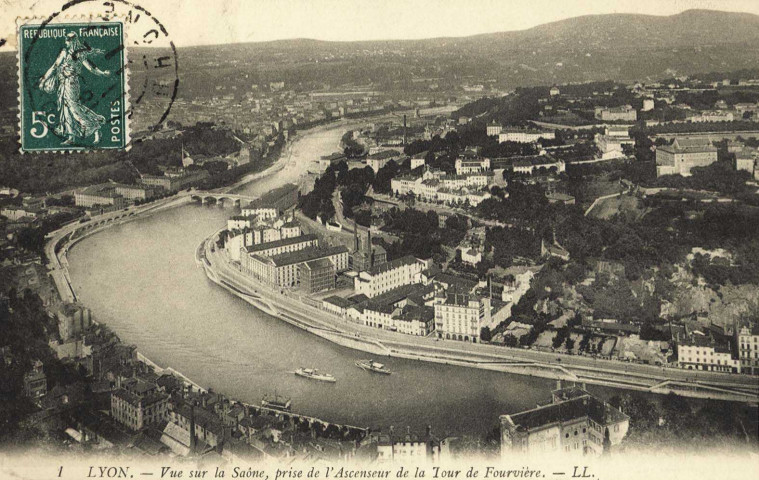 Lyon. Vue sur la Saône, prise de l'ascenseur de la tour de Fourvière.