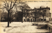 Ecully. La Mairie et la Poste.