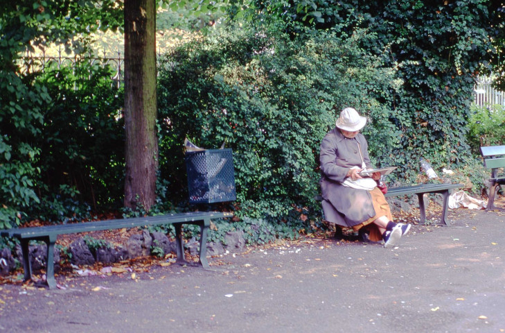 Scènes de vie (août-novembre 1999, août 2000).