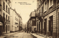 Tarare. Rue de la République.
