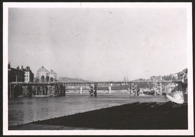 Janvier-novembre 1949.