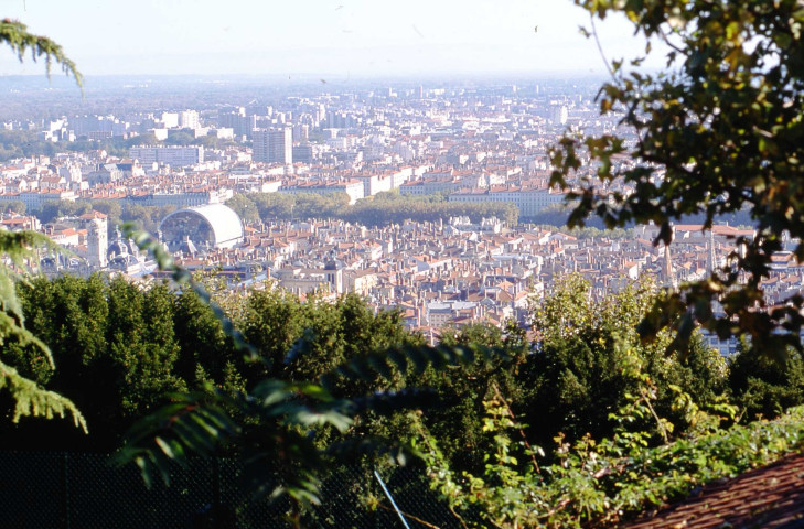 Février-mars, septembre-octobre 2002.