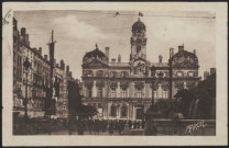 Lyon. La place des Terreaux et l'Hôtel de ville.