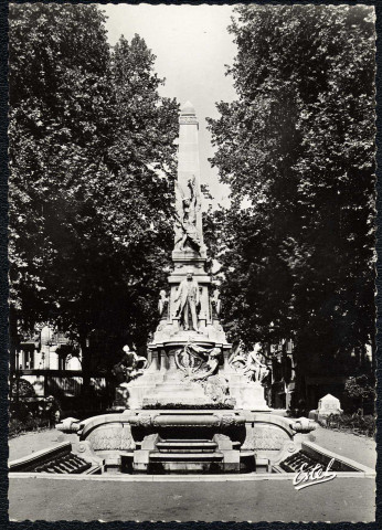 Lyon. Place de la République. Monument de Carnot.