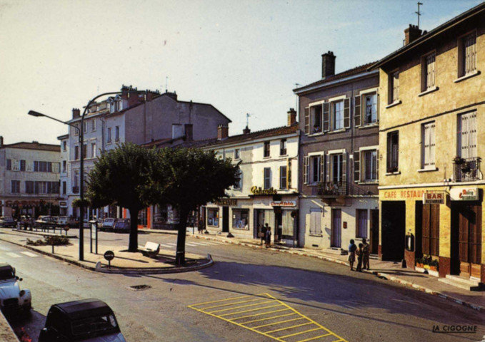 Ecully. Place Général de Gaulle.