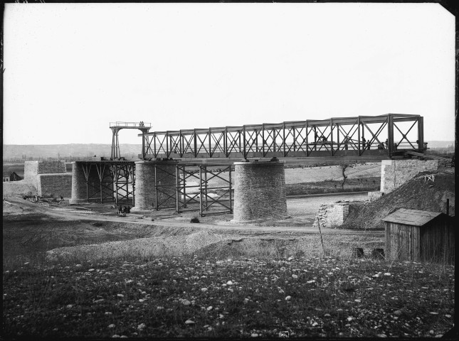 Canal de Jonage : pont de Décines, vue d'aval (26 mars 1896).