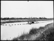 Canal de Jonage : installation de la drague suçeuse (27 juillet 1905).