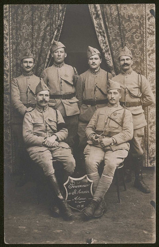 Photographies de groupes de soldats du 43e Régiment d'infanterie, 9e bataillon.