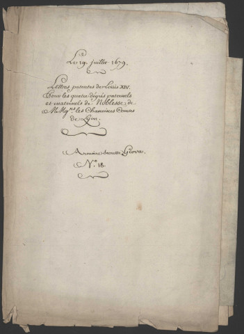 Lettres patentes de Louis XIV pour les quatre degrés paternels et maternels de noblesse des chanoines comtes de Lyon.