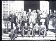 Etudes à l'école de commerce de Lyon.