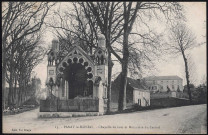 Chapelle de bois et monastère du Carmel.