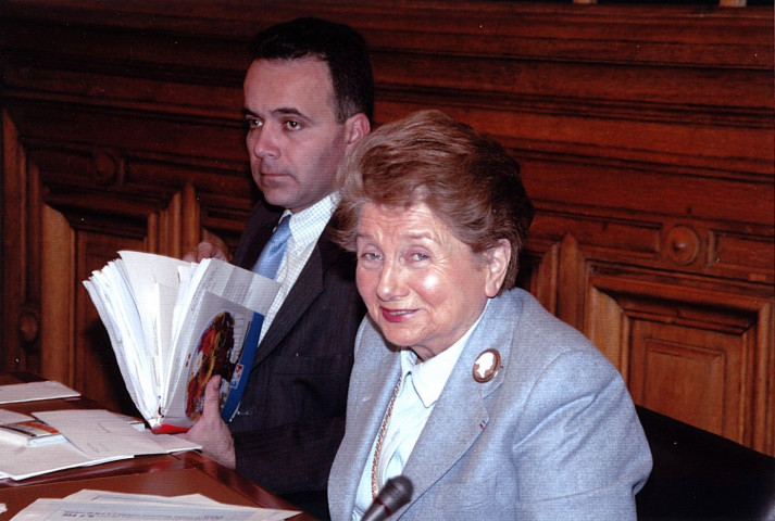 De gauche à droite : Denis BROLIQIUER, Bernadette ISAAC-SIBILLE.