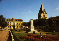 Vénissieux. L'église et l'Hôtel de Ville.