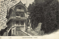 Charbonnières-les-Bains. Chalet.