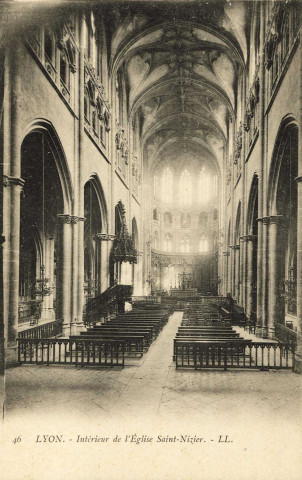 Lyon. Intérieur de l'église Saint-Nizier.