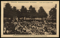 La bénédiction des Enfants sur l'esplanade de Fourvière.