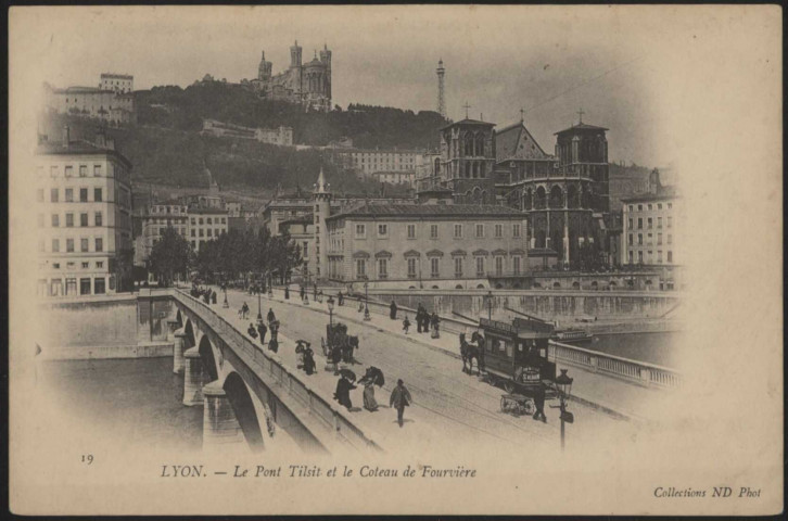 Lyon. Le pont Tilsitt et le coteau de Fourvière.