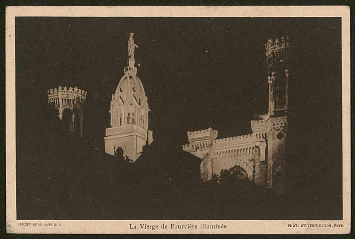 La Vierge de Fourvière illuminée.