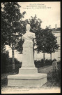 Blacé. Monument Courajod. Inauguré le 4 septembre 1910.