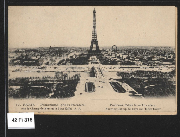 Panorama pris du Trocadéro.