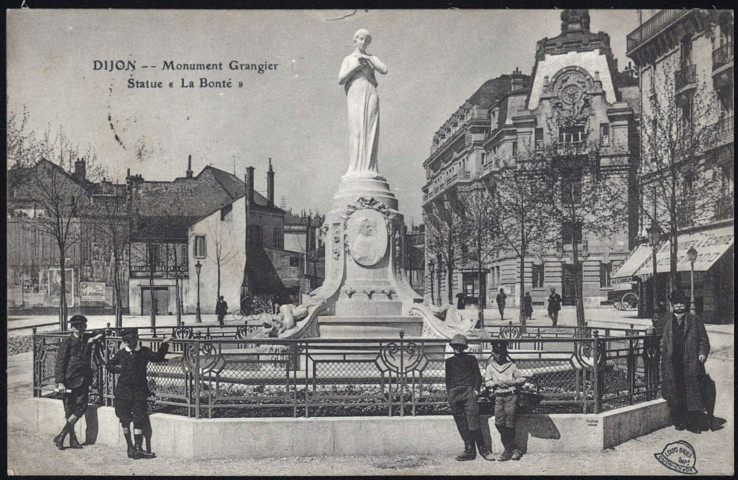 Monument Grangier. Statue "La Bonté".