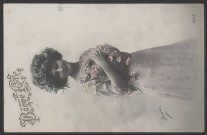 Jeune femme avec une guirlande de mauves et une couronne de myosotis dans les cheveux.
